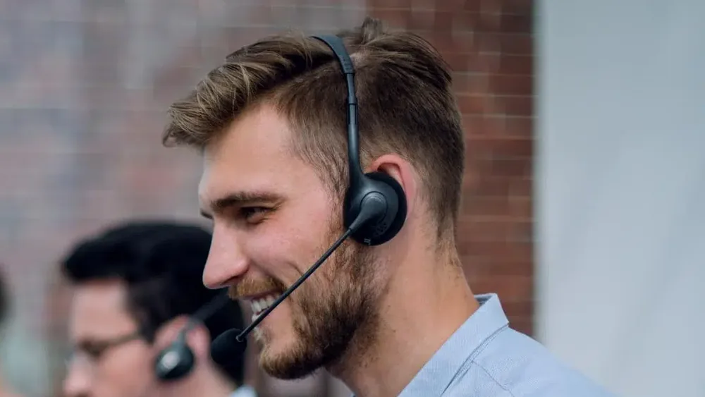 راه‌اندازی سیستم تلفن VoIP و سانترال در مشهد